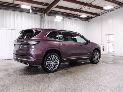 Used 2026 Buick Enclave Avenir w/ LPO, Floor Liner Package AWD/4WD image 6