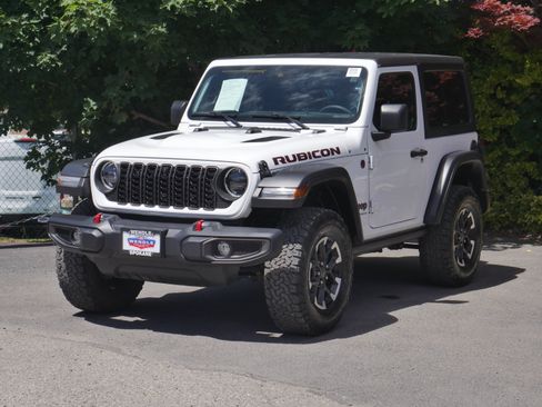 Used 2024 Jeep Wrangler Rubicon w/ Technology Group AWD/4WD image 2