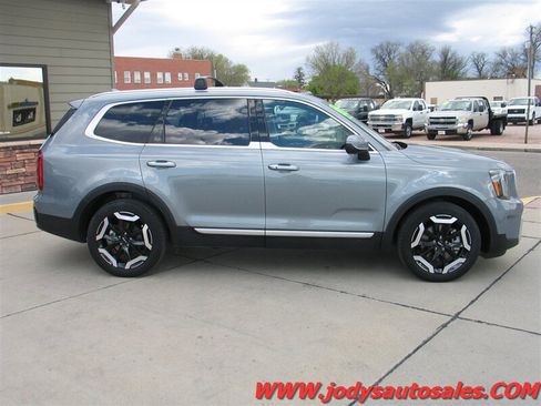 Used 2025 Kia Telluride S AWD/4WD image 40