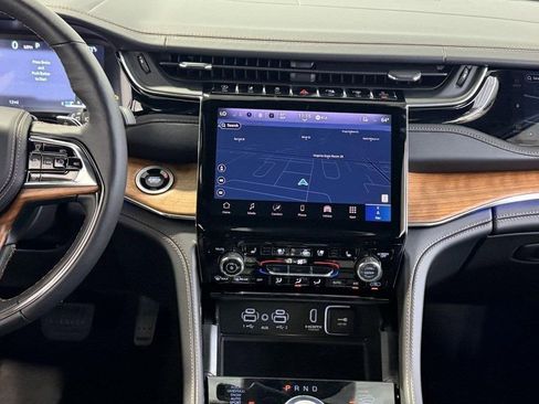New 2025 Jeep Grand Cherokee Summit image 32
