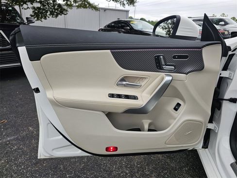 Used 2025 Mercedes-Benz CLA 250 image 12