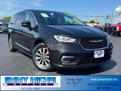 Used 2023 Chrysler Pacifica Touring-L