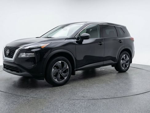 Used 2025 Nissan Rogue SV AWD/4WD image 3