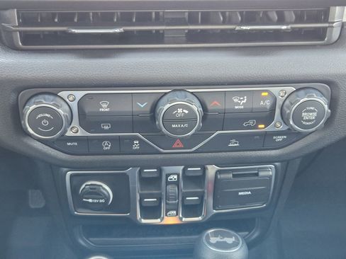 New 2026 Jeep Wrangler Unlimited Sport image 18