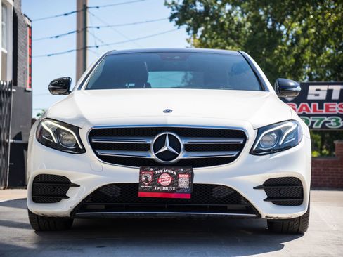 Used 2018 Mercedes-Benz E 300 4MATIC w/ Premium 2 Package image 2