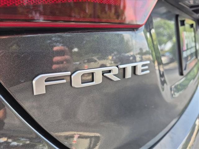 Used 2024 Kia Forte LXS FWD image 25