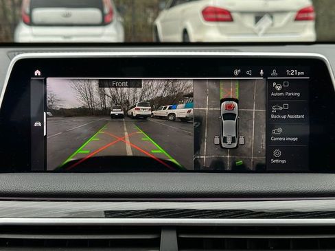 Used 2020 BMW 740i w/ M Sport Package image 31