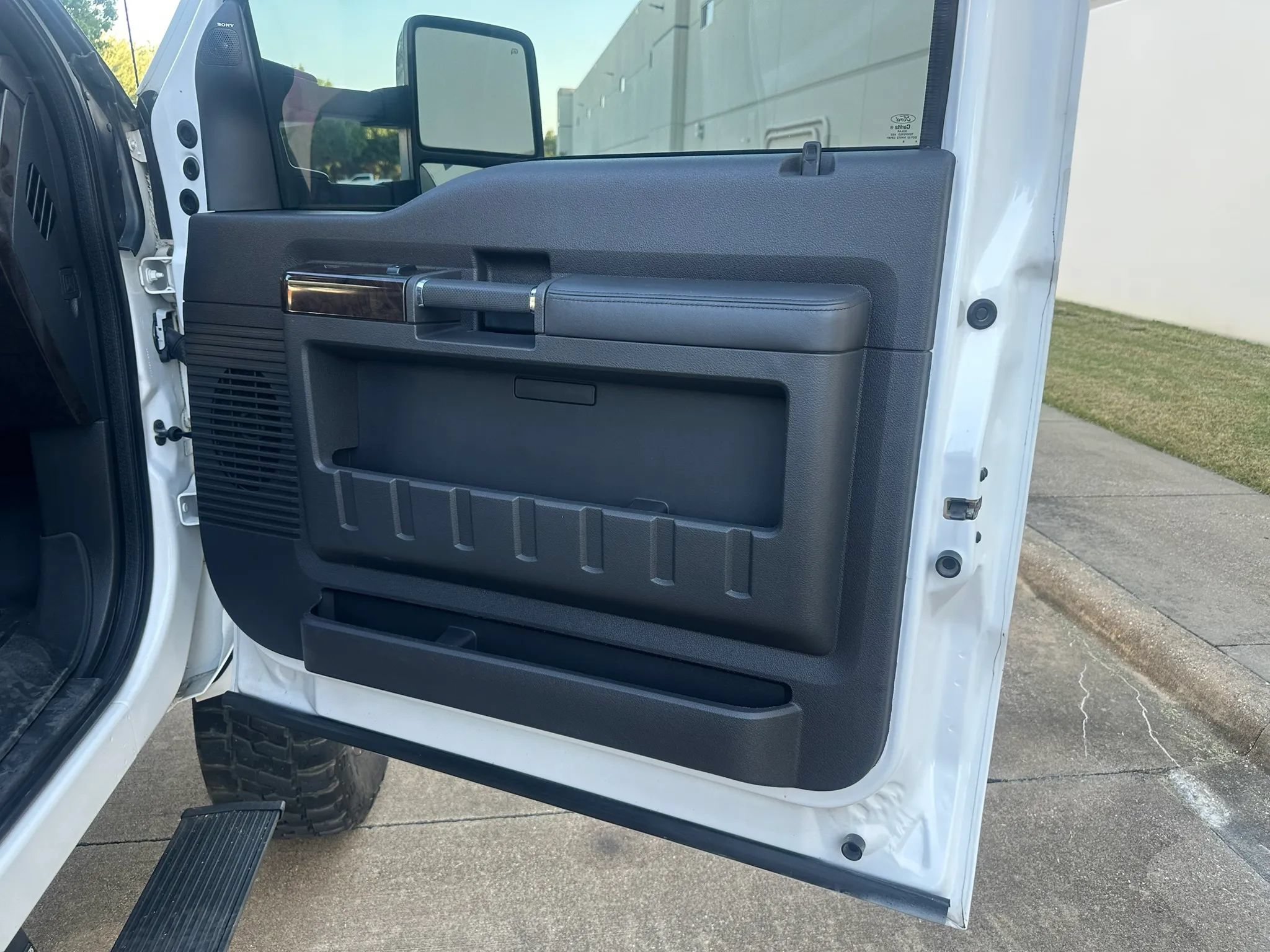 Used 2014 Ford F250 Platinum AWD/4WD image 27