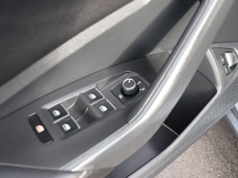 Used 2024 Volkswagen Jetta SE image 39