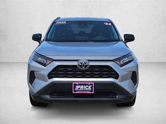 Used 2022 Toyota RAV4 LE FWD video 2