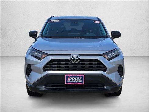 Used 2022 Toyota RAV4 LE FWD image 2