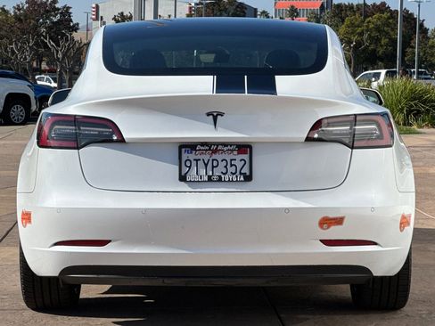 Used 2020 Tesla Model 3 Standard Range Plus image 5