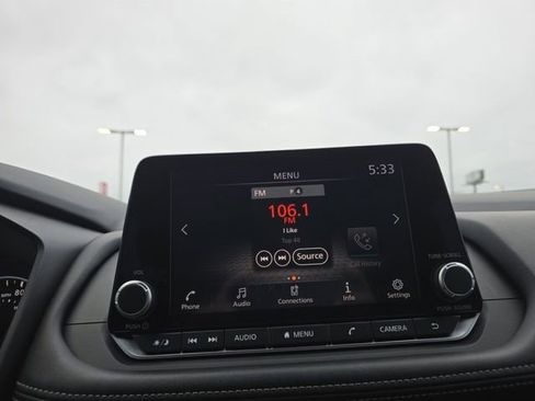 Used 2025 Nissan Rogue S FWD image 8