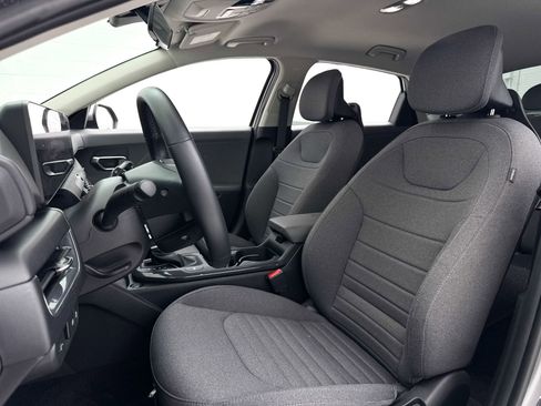 Certified 2025 Kia K4 EX image 18