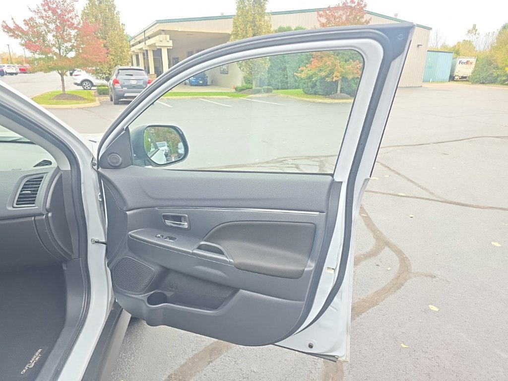 Used 2022 Mitsubishi Outlander Sport ES AWD/4WD image 30