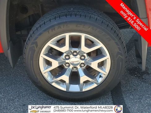 Used 2017 GMC Sierra 1500 SLT w/ SLT Premium Package AWD/4WD image 33