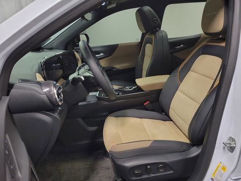 Used 2026 Chevrolet Equinox ACTIV w/ Convenience Package III image 13