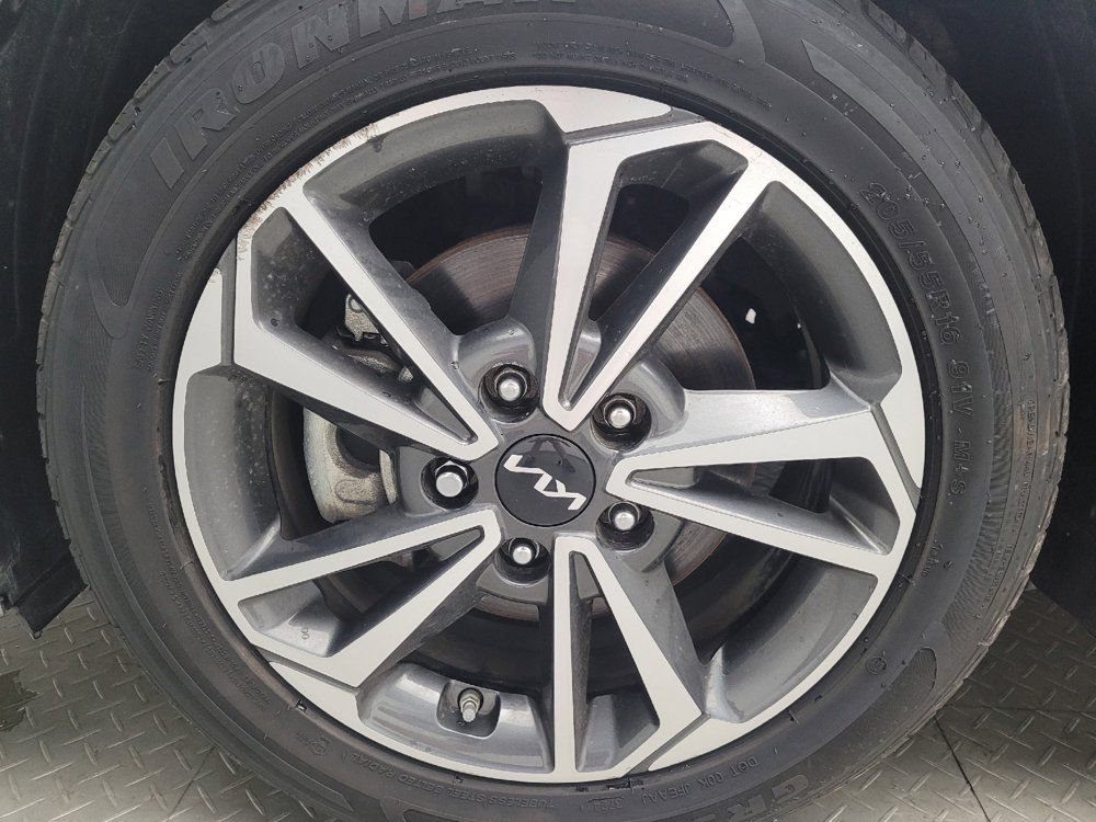 Used 2023 Kia Forte LXS FWD image 31