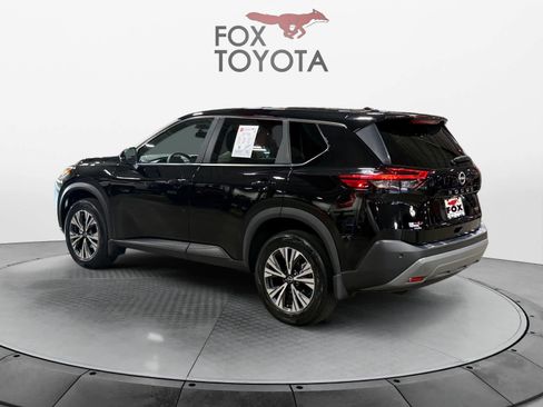 Used 2022 Nissan Rogue SV FWD image 4