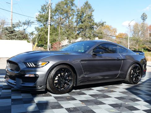 Used 2020 Ford Mustang Shelby GT350 w/ Technology Package image 10