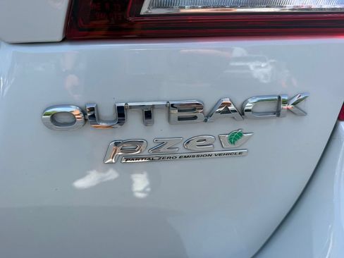 Used 2017 Subaru Outback 2.5i Limited AWD/4WD image 36