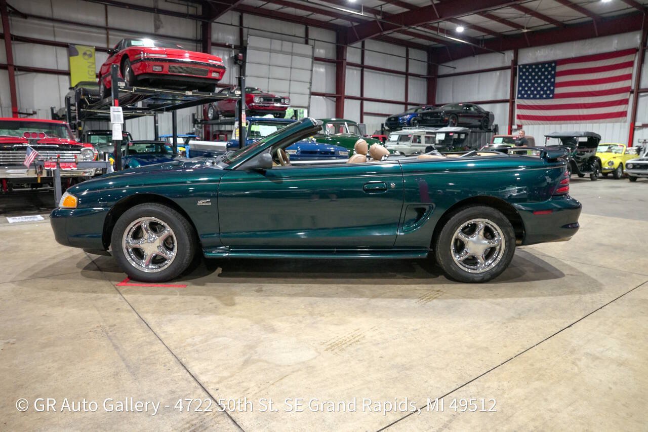 Used 1994 Ford Mustang GT RWD image 4