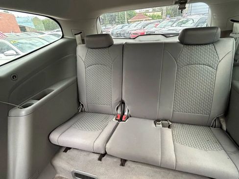 Used 2012 Chevrolet Traverse LS FWD image 12
