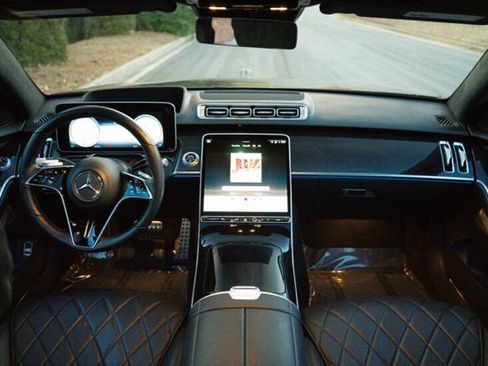 Used 2021 Mercedes-Benz S 580 S 580 w/ AMG Line image 2