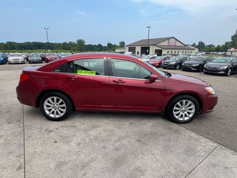 Used 2013 Chrysler 200 LX image 4
