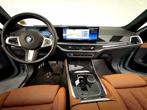 Used 2024 BMW X5 xDrive40i w/ M Sport Package AWD/4WD image 15