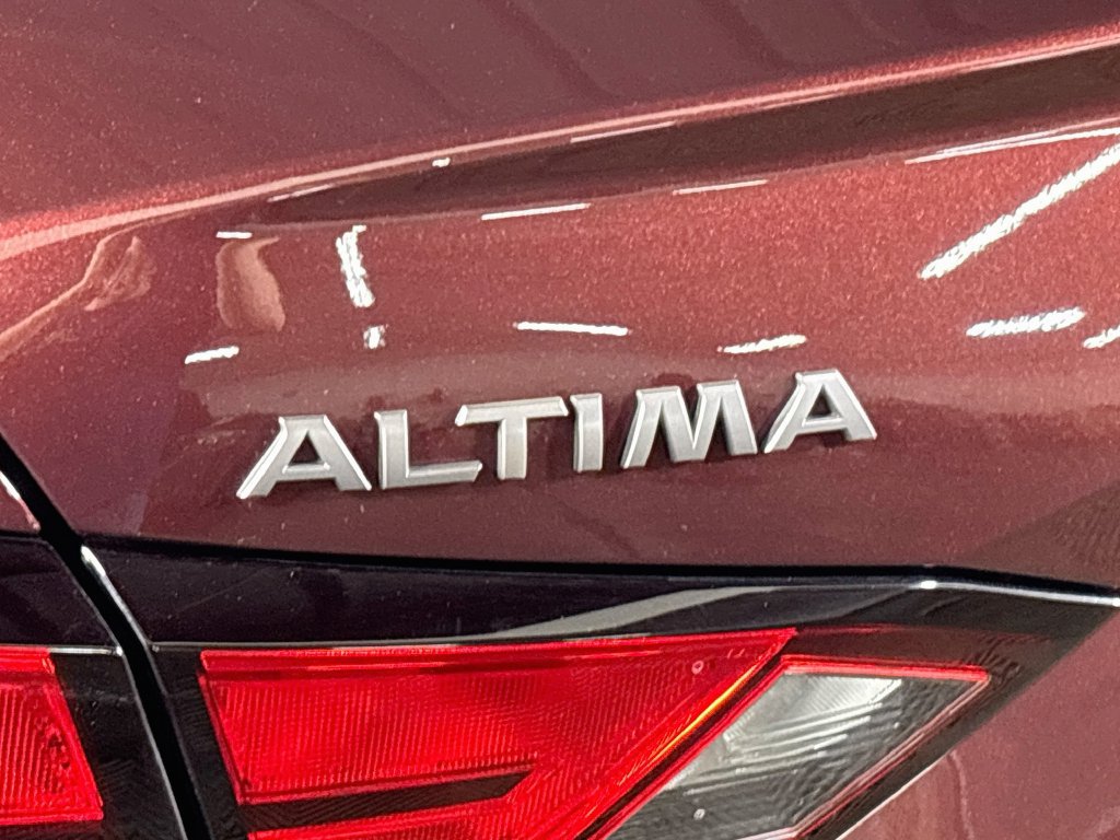 Used 2025 Nissan Altima 2.5 SV FWD image 23