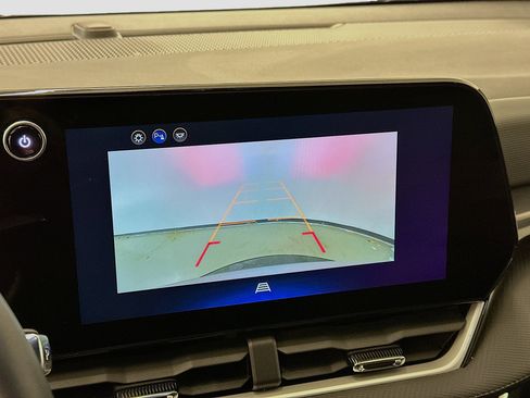 Used 2025 Chevrolet Equinox LT image 23