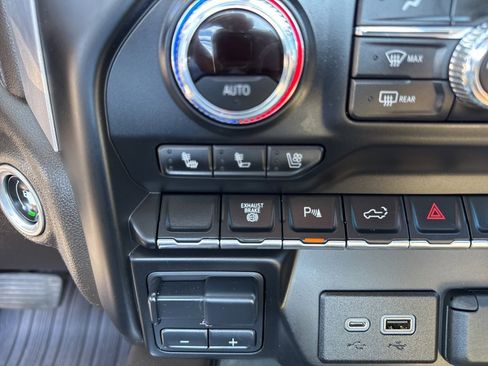 Used 2021 GMC Sierra 3500 SLT w/ SLT Preferred Package image 45