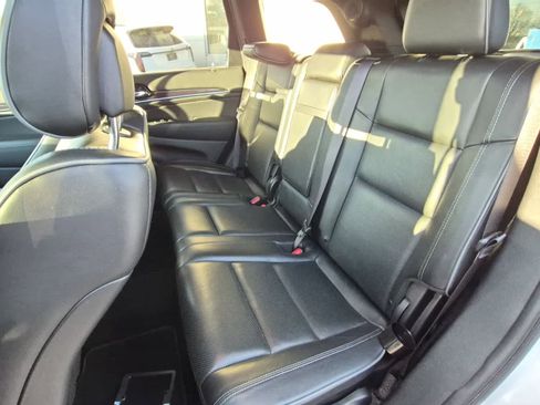 Used 2019 Jeep Grand Cherokee Overland image 7