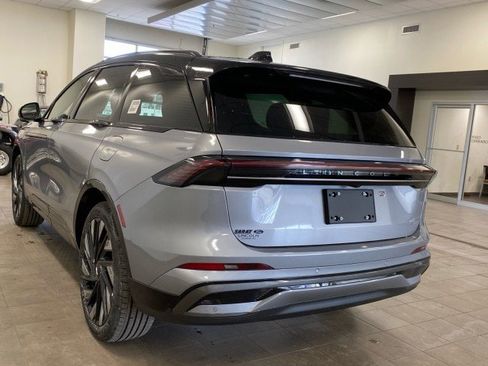 New 2025 Lincoln Nautilus Reserve w/ Jet Appearance Package image 5