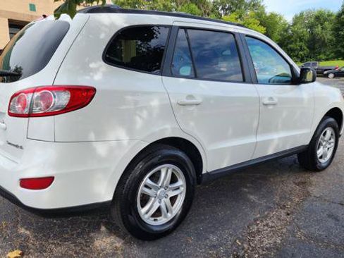 Used 2010 Hyundai Santa Fe GLS FWD image 9