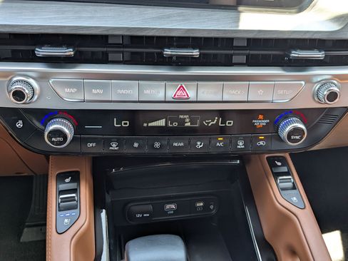 Certified 2025 Kia Telluride AWD image 22