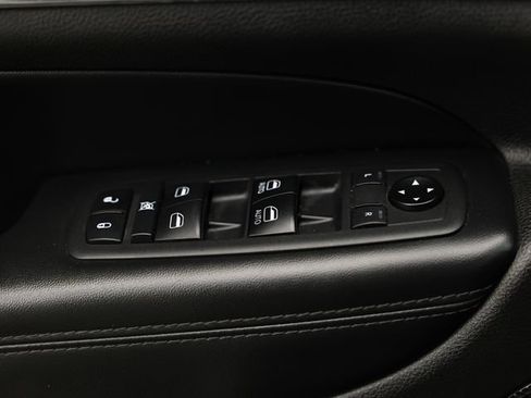 Used 2019 Jeep Grand Cherokee Limited w/ Trailer Tow Group IV AWD/4WD image 17