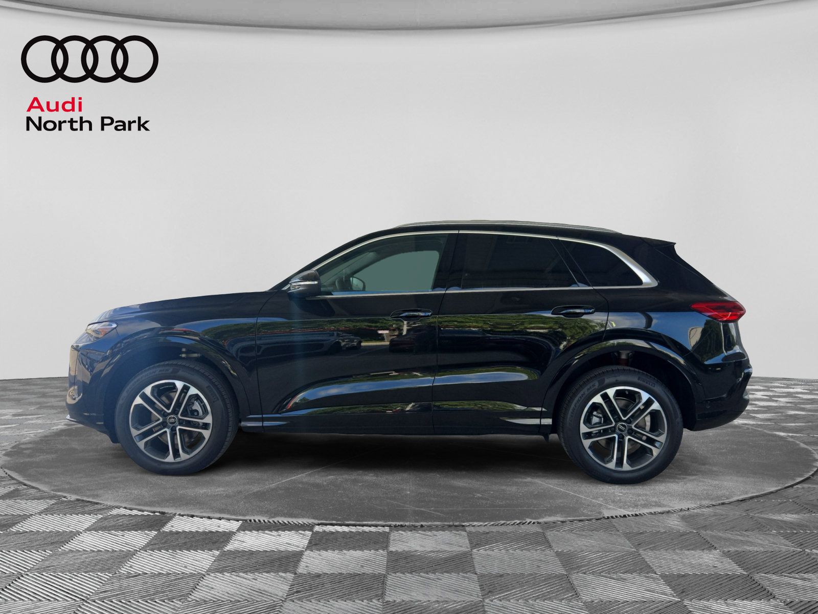 New 2026 Audi Q5 Premium AWD/4WD image 2