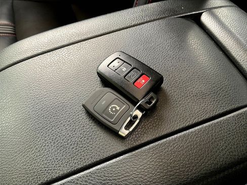 Used 2019 Toyota Highlander SE AWD/4WD image 34