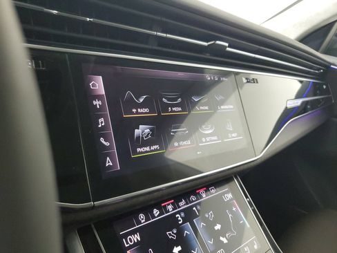 Used 2019 Audi Q8 Prestige AWD/4WD image 29