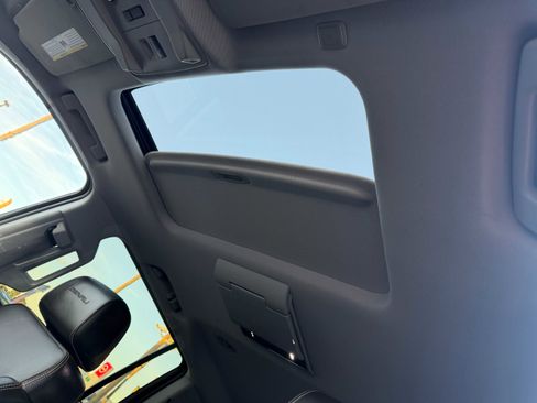 Used 2015 GMC Yukon XL Denali w/ Open Road Package image 32