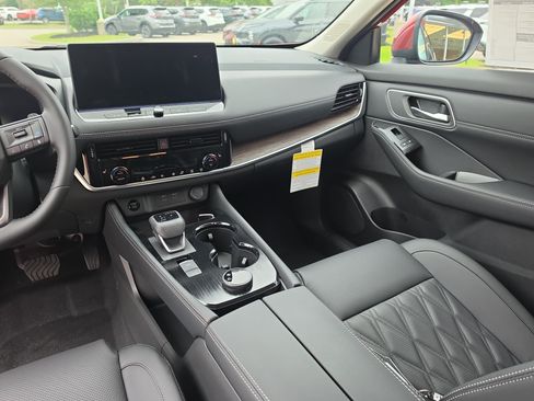 New 2026 Nissan Rogue Platinum AWD/4WD image 19