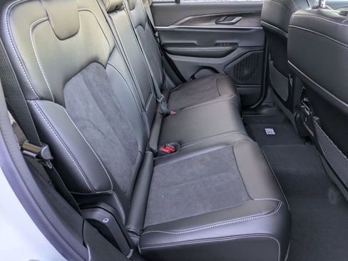 New 2026 Jeep Grand Cherokee Altitude AWD/4WD image 26