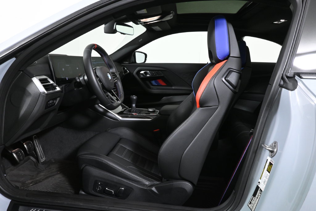 Used 2026 BMW M2 w/ Lighting Package RWD image 3