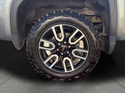Used 2019 GMC Sierra 1500 AT4 w/ AT4 Premium Package AWD/4WD image 12