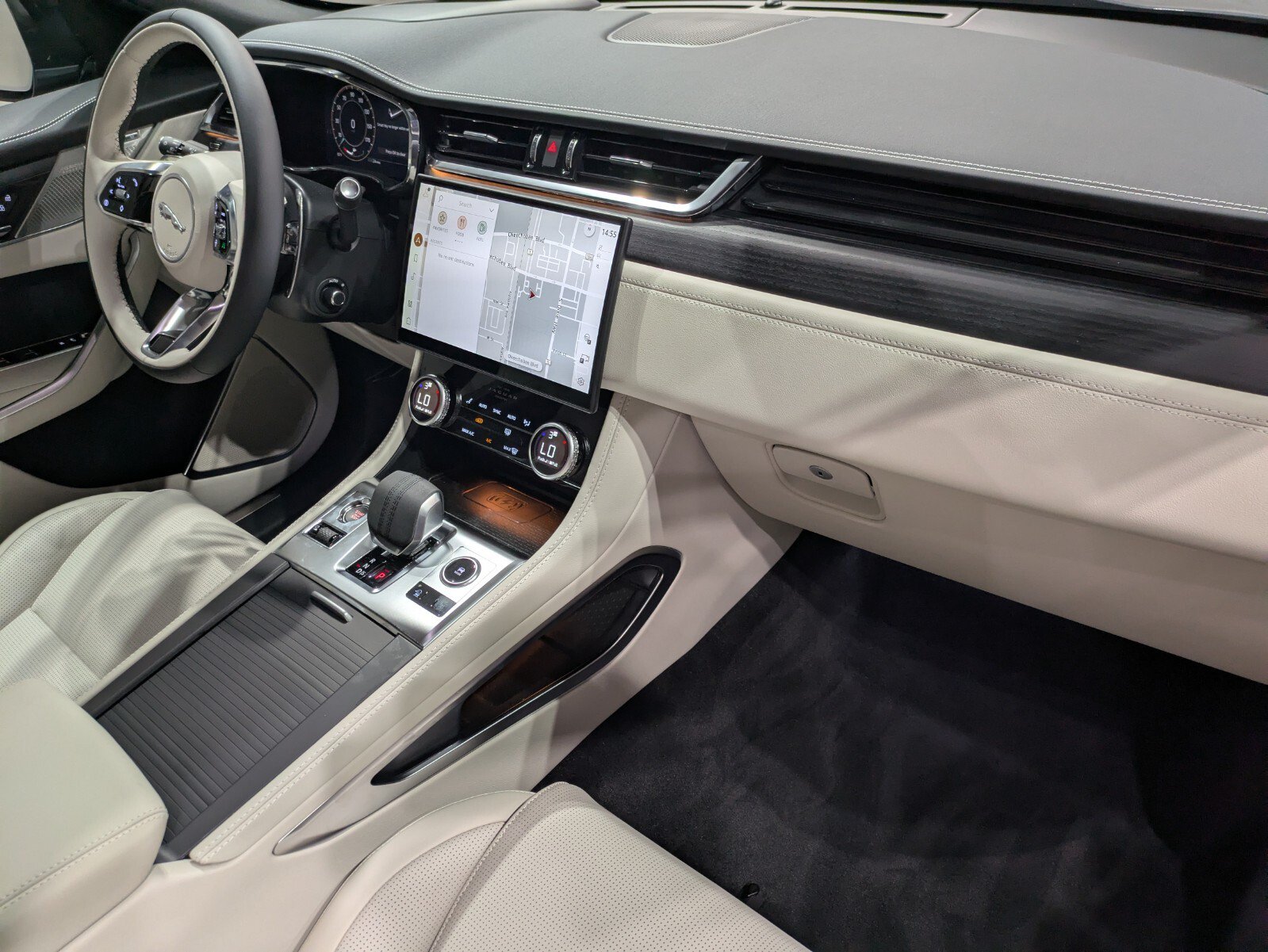 New 2026 Jaguar F-PACE R-Dynamic S AWD/4WD image 26