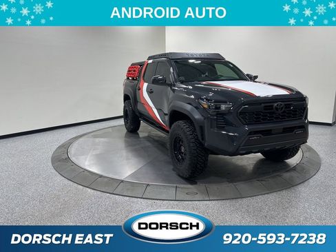 Used 2025 Toyota Tacoma TRD Off-Road image 3