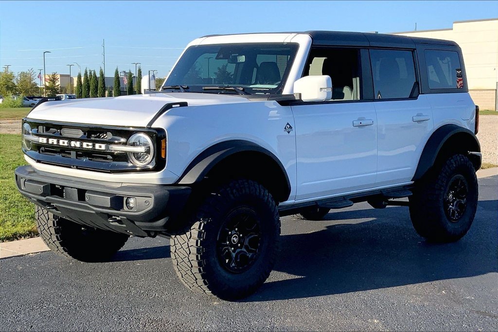 Used 2024 Ford Bronco Outer Banks w/ Sasquatch Package AWD/4WD image 5