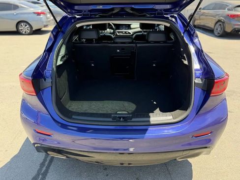 Used 2017 INFINITI QX30 w/ Cargo Package FWD image 27